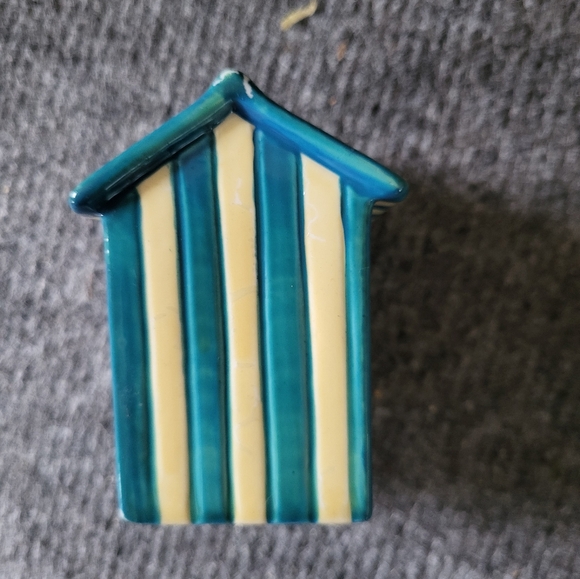 Beach cabana Trinket box porcelain - Picture 3 of 4